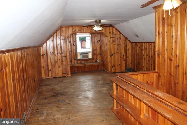 1307 MEADOWCREEK LN, Lancaster, PA 17603