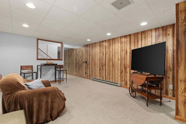 N4042 Brown Deer Drive, Brodhead, WI 53520