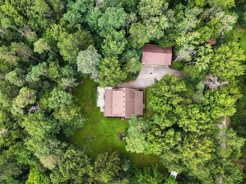 N4042 Brown Deer Drive, Brodhead, WI 53520