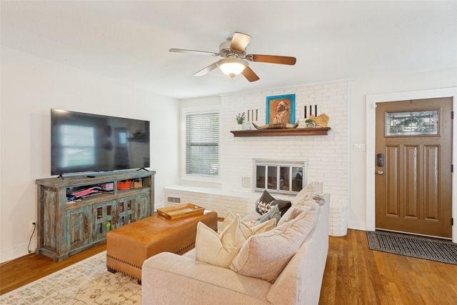 3912 Byers Avenue, Fort Worth, TX 76107