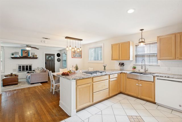3912 Byers Avenue, Fort Worth, TX 76107