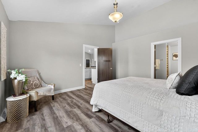 1621 FOUNDERS STREET, Neenah, WI 54956