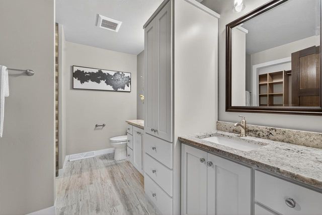 1621 FOUNDERS STREET, Neenah, WI 54956