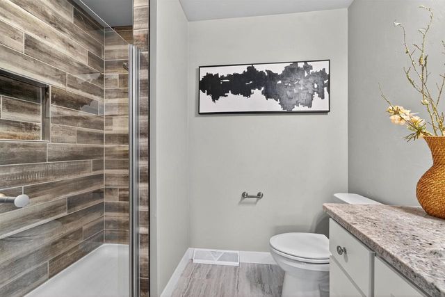 1621 FOUNDERS STREET, Neenah, WI 54956