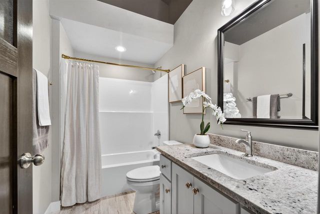 1621 FOUNDERS STREET, Neenah, WI 54956