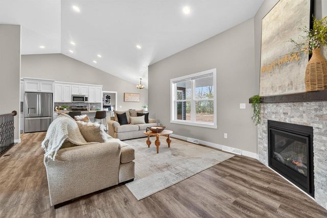 1621 FOUNDERS STREET, Neenah, WI 54956