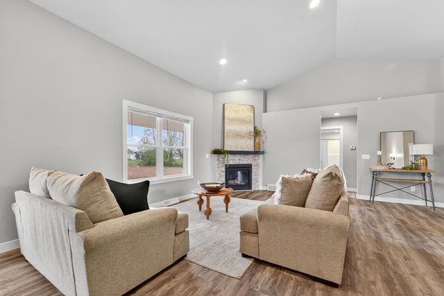 1621 FOUNDERS STREET, Neenah, WI 54956