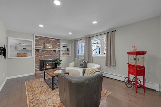 19 Maplecrest Drive, Southborough, MA 01772