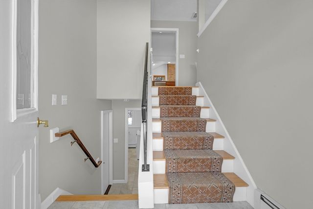 19 Maplecrest Drive, Southborough, MA 01772