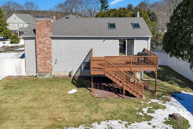 19 Maplecrest Drive, Southborough, MA 01772