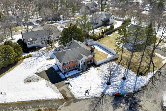 19 Maplecrest Drive, Southborough, MA 01772