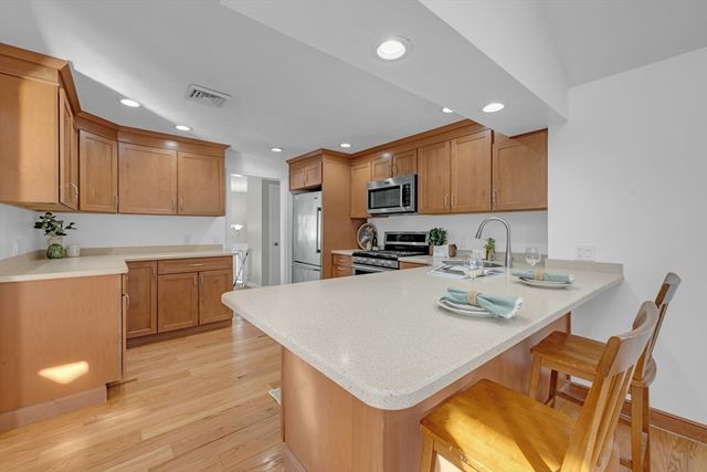 19 Maplecrest Drive, Southborough, MA 01772