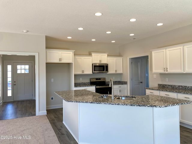 806 Gemini Court, Jacksonville, NC 28546