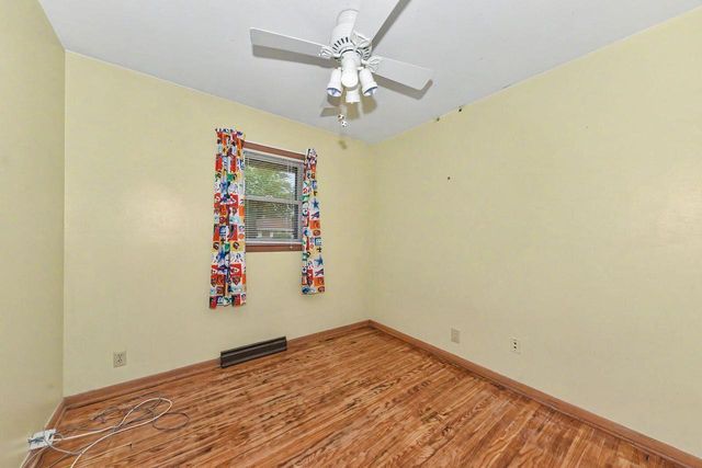 8651 W Crossfield AVENUE, Milwaukee, WI 53225