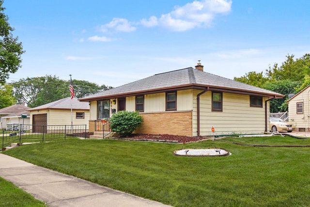 8651 W Crossfield AVENUE, Milwaukee, WI 53225