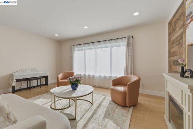 44775 Parkmeadow Dr, Fremont, CA 94539