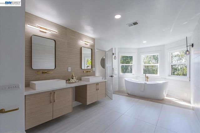 44775 Parkmeadow Dr, Fremont, CA 94539