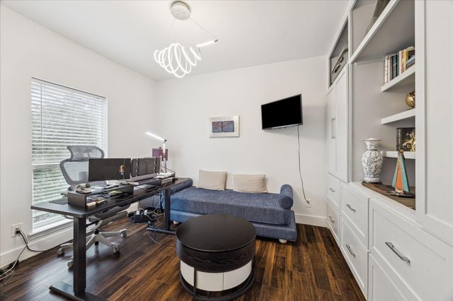 2100 Tanglewilde Street 373, Houston, TX 77063