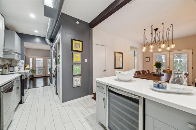 2100 Tanglewilde Street 373, Houston, TX 77063