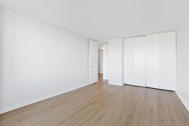 655 W Irving Park Road 1114, Chicago, IL 60613