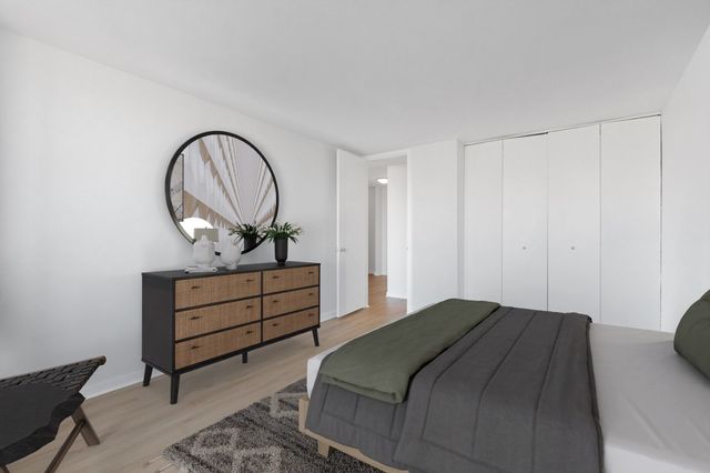 655 W Irving Park Road 1114, Chicago, IL 60613