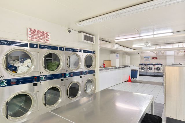 655 W Irving Park Road 1114, Chicago, IL 60613