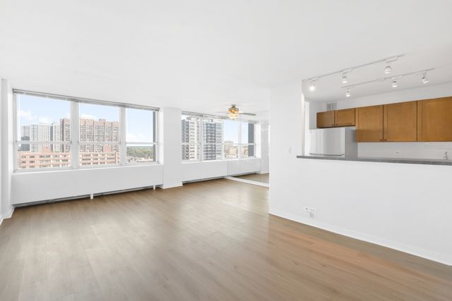 655 W Irving Park Road 1114, Chicago, IL 60613