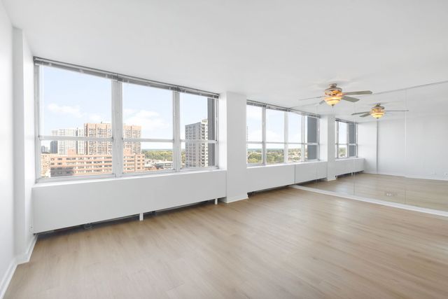 655 W Irving Park Road 1114, Chicago, IL 60613