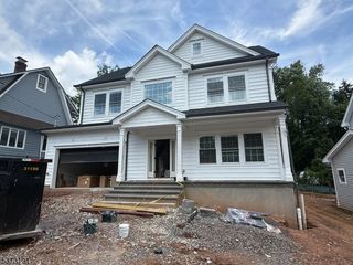 15 Collinwood Rd, Maplewood Twp., NJ 07040