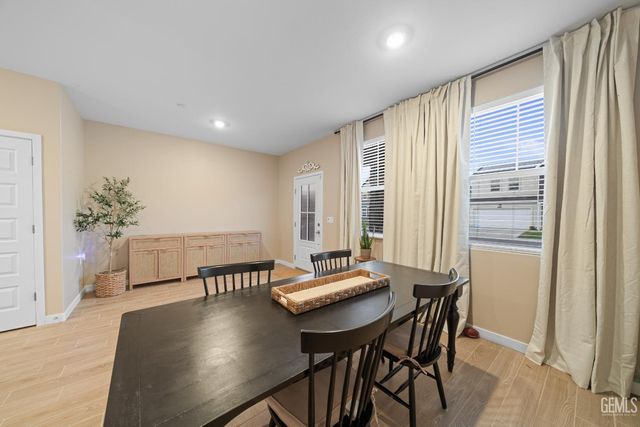 8905 Royston Drive, Shafter, CA 93263