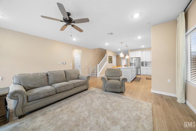 8905 Royston Drive, Shafter, CA 93263