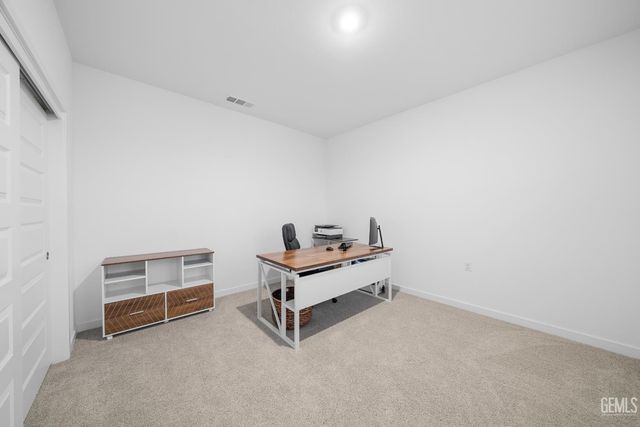 8905 Royston Drive, Shafter, CA 93263