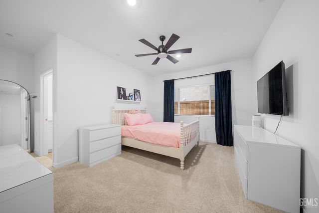 8905 Royston Drive, Shafter, CA 93263