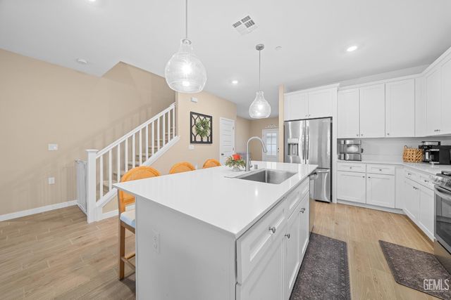 8905 Royston Drive, Shafter, CA 93263