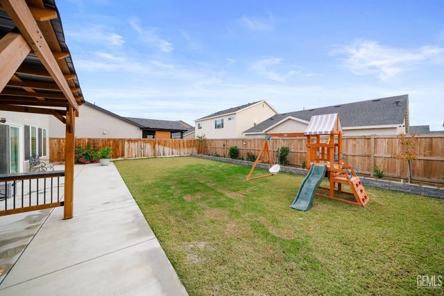 8905 Royston Drive, Shafter, CA 93263