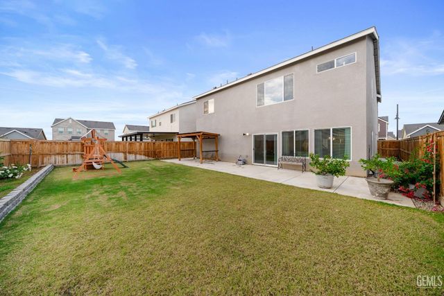 8905 Royston Drive, Shafter, CA 93263