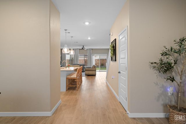 8905 Royston Drive, Shafter, CA 93263