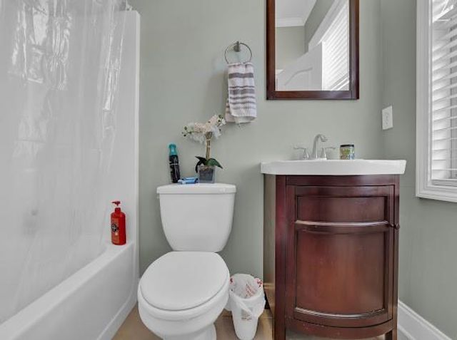 1960 Sterling Oaks Circle NE, Atlanta, GA 30319