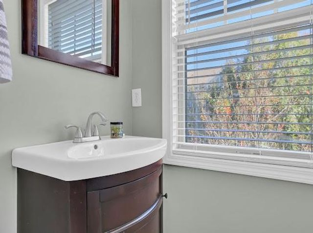 1960 Sterling Oaks Circle NE, Atlanta, GA 30319