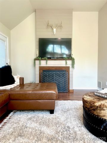 3012 Comanche, Sulphur, OK 73086