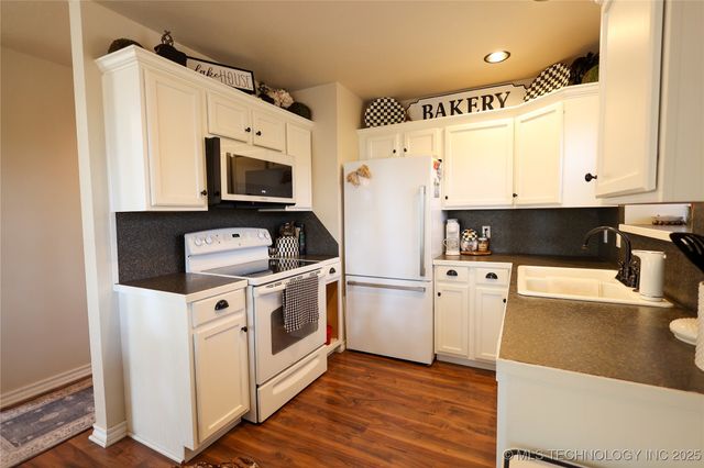 3012 Comanche, Sulphur, OK 73086