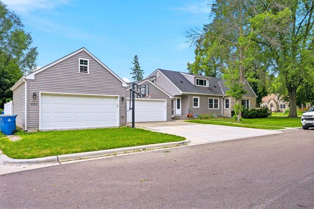 4054 Quail Avenue N, Robbinsdale, MN 55422