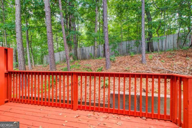 2470 Stonegate Drive NW, Acworth, GA 30101