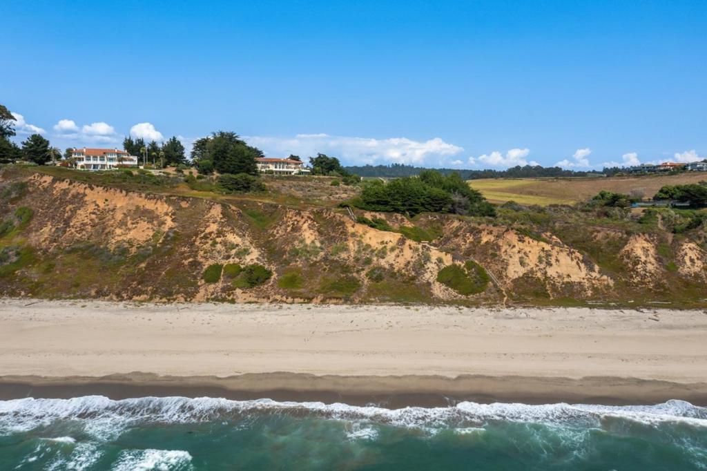 Image 19 of property listing at 112 Holiday Drive, La Selva Beach, CA 95076
