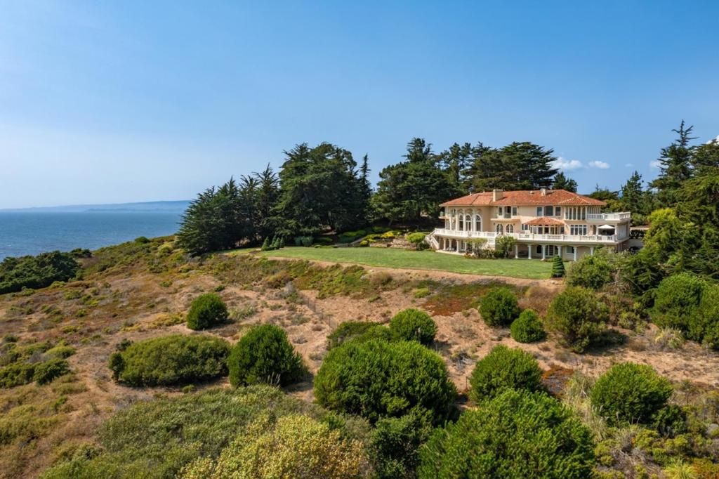 Image 20 of property listing at 112 Holiday Drive, La Selva Beach, CA 95076