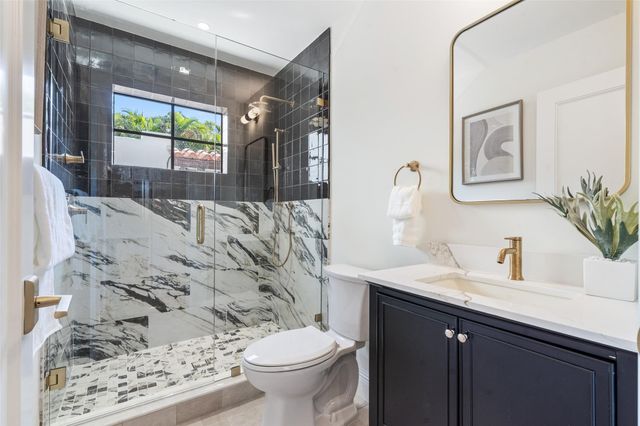 2100 Lake Avenue, West Palm Beach, FL 33401