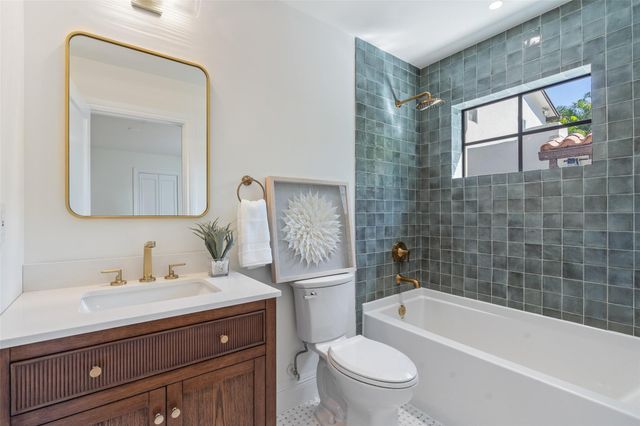 2100 Lake Avenue, West Palm Beach, FL 33401