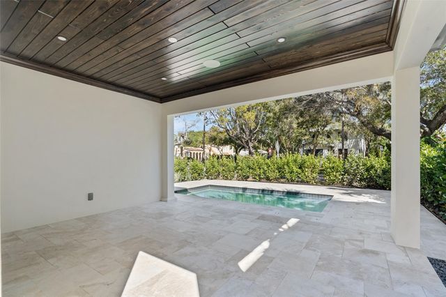 2100 Lake Avenue, West Palm Beach, FL 33401