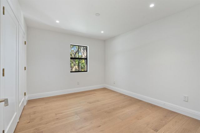 2100 Lake Avenue, West Palm Beach, FL 33401