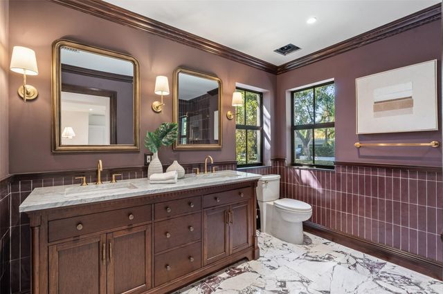 2100 Lake Avenue, West Palm Beach, FL 33401